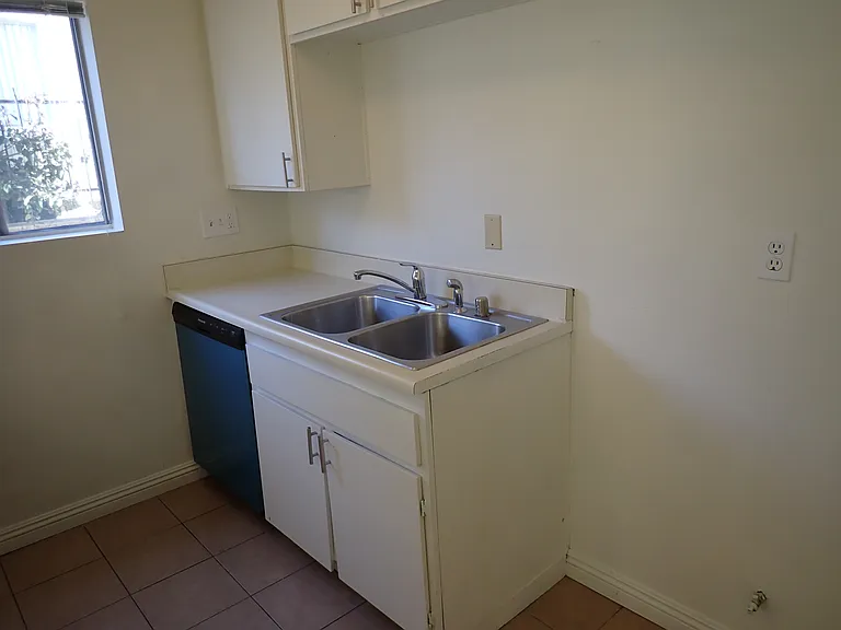 615 Utica Ave #2 — Photo 6