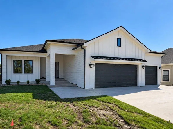 6211 SW 46th Ct, Topeka, KS 66610