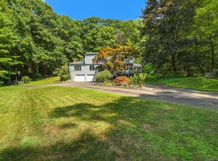 8 Oak Ln, Weston, CT 06883