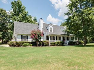 2675 Tribble Gates Dr, Loganville, GA