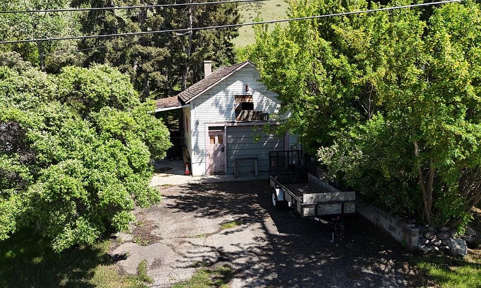 1st image of 328 3rd St W