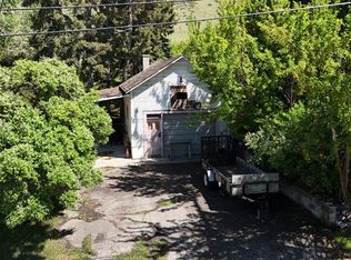 328 3rd St W, Cochrane, AB T4C 1Z6