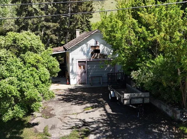 328 3rd St W, Cochrane, AB T4C 1Z6