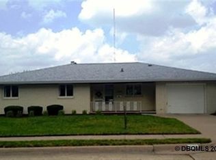 1782 Avalon Rd, Dubuque, IA 52001