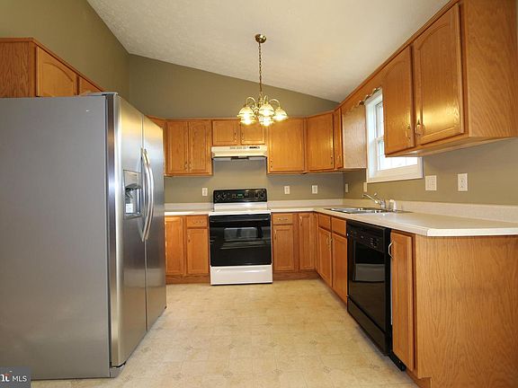 3rd image of 18521 Manassas Dr