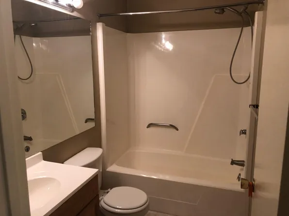 3 Autumn Leaf Dr, Nashua, NH 03060