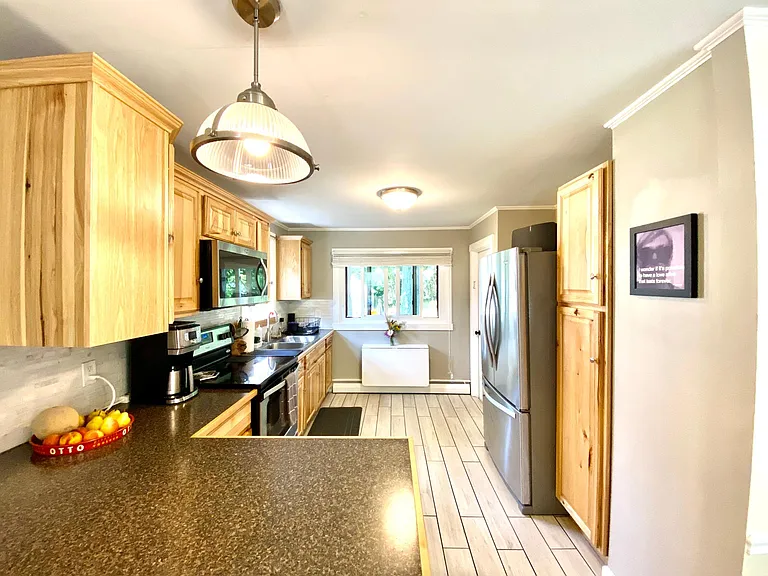 12 Glenwood Ave — Photo 4