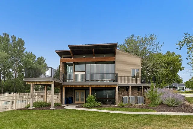 15307 Iowa St — Photo 34