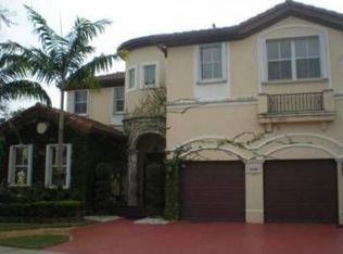 9084 NW 180th Ter, Hialeah, FL 33018