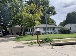 1321 N 88th St, Omaha, NE 68114