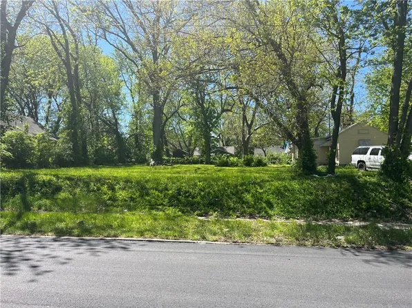 6818 Agnes Ave, Kansas City, MO 64132