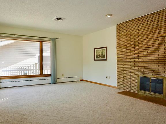 3rd image of 832 3rd Ave W