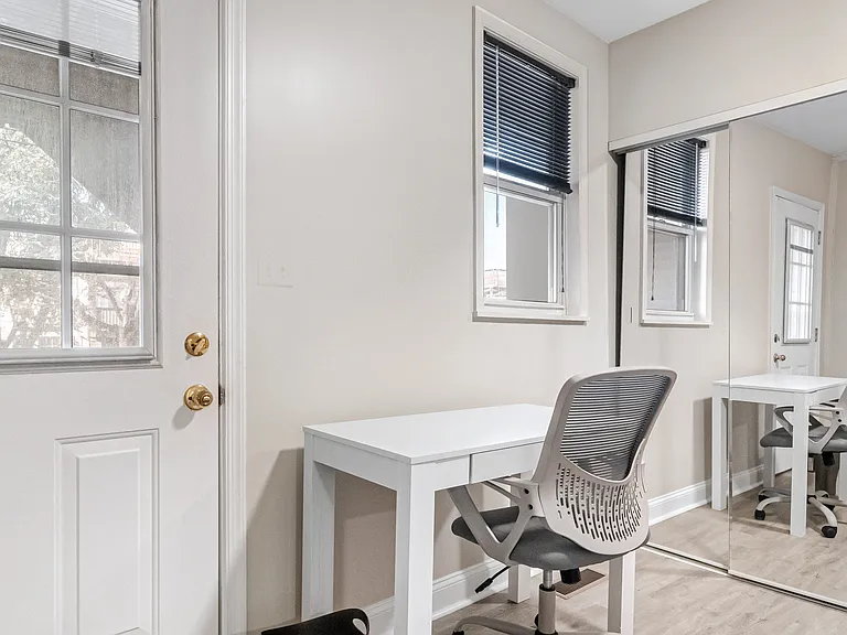 1532 Light St #1 — Photo 9