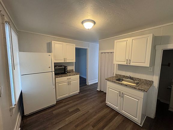 4th image of 2230 W 9th Ave #1/2