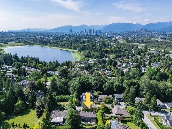 7488 Whelen Ct, Burnaby, BC V5E 1X3