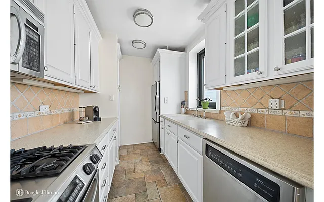 Sold by Douglas Elliman | media 2