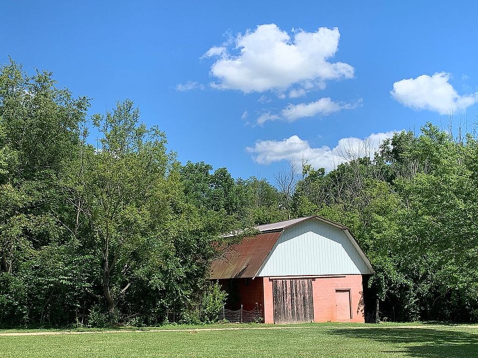 1st image of 2025 Pine Grove Ln