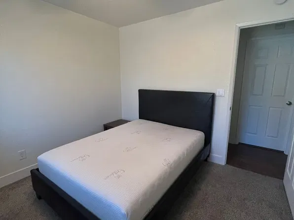 1033 Colleen Ct, Los Banos, CA 93635