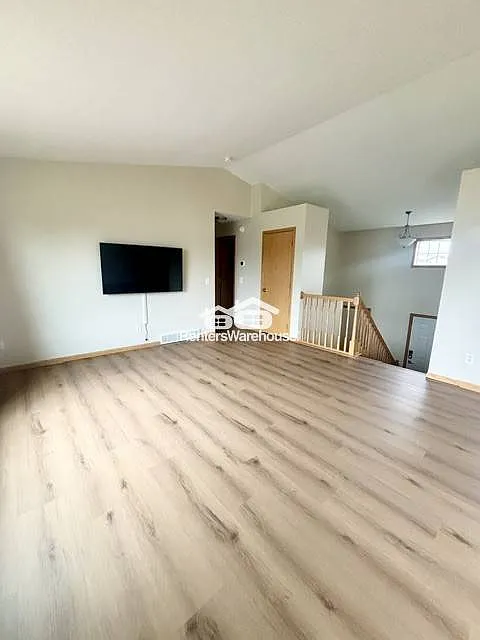 4 bed, 2.0 bath, 2068 sqft, $2,445 — Photo 4