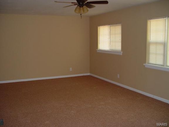 3rd image of 9871 Guthrie Ave
