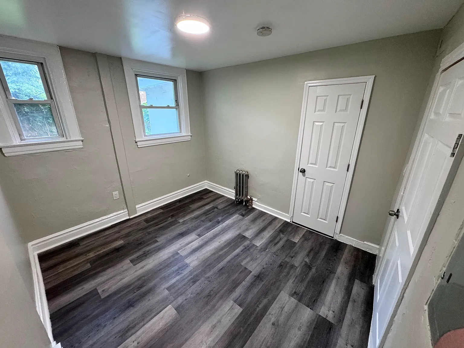 4 bed, $2,550 — Photo 2