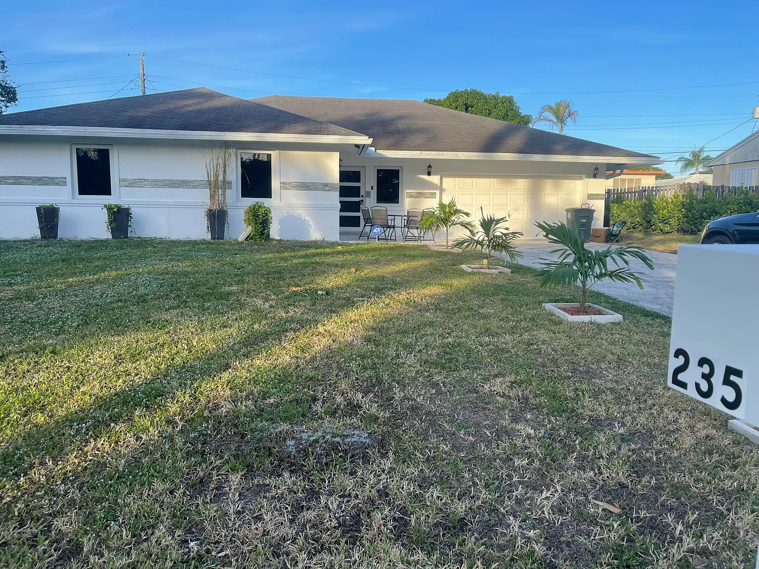4 bed, 2.5 bath, 1978 sqft, $4,850 — Photo 1