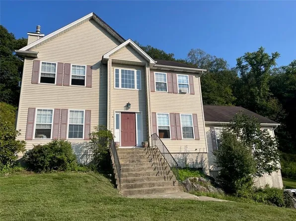 41 Hickory Road, Sloatsburg, NY 10974