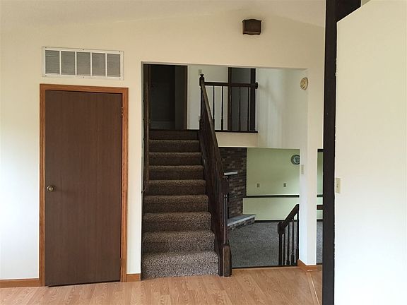 3rd image of 2539 S Willow Creek Dr