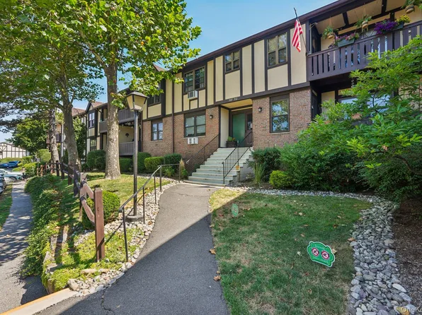 911 Sierra Vista Lane, Valley Cottage, NY 10989