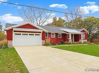 2635 Dean Lake Ave NE, Grand Rapids, MI 49505