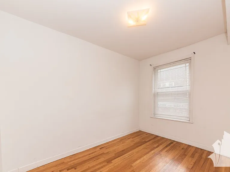 1509 W Barry Ave #2 — Photo 10