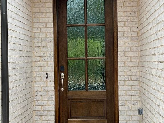 2nd image of 1470 Bronze Ln