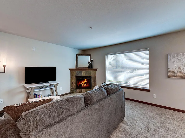Silver Creek Apartment Homes — Photo 11