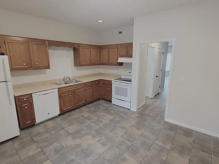 301 Hickory Pl — Photo 15