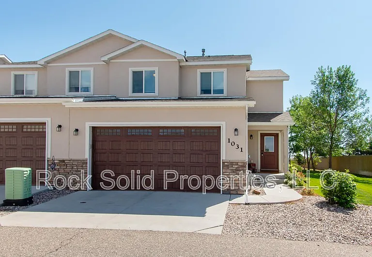 1031 Old Town Ln #1 — Photo 1