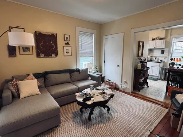 8 Bennett St, Medford, MA 02155