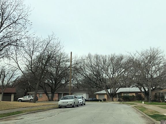 4th image of 734 Hillside Dr