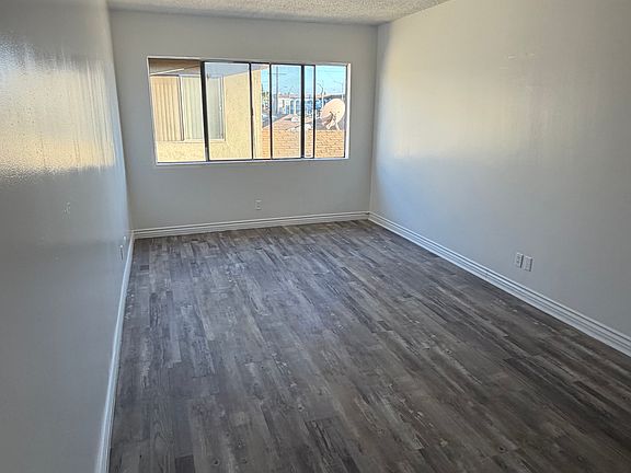 4th image of 12616 Doty Ave APT D