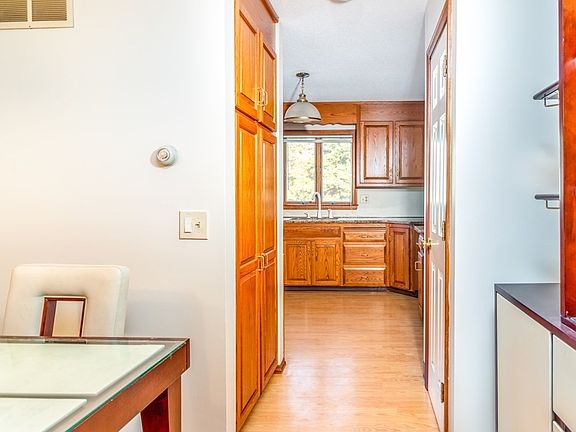 3rd image of 61 Candlewood Dr #61