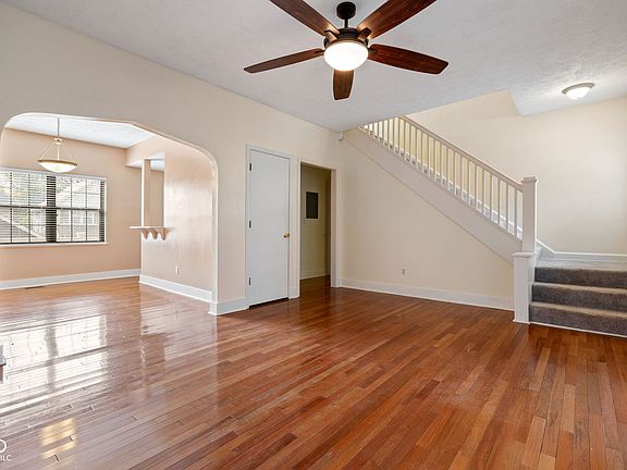 3rd image of 520 Sutherland Ave APT C