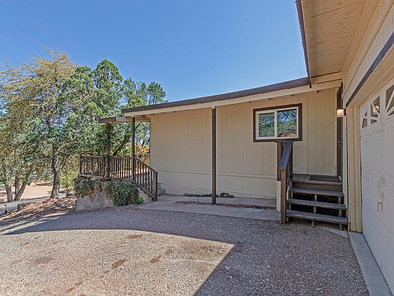 5th image of 806 N William Tell Cir