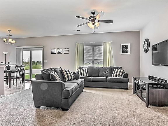2nd image of 5261 Bel Aire Ln