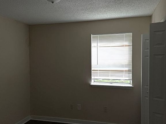 3rd image of 2659B Chateau Ln