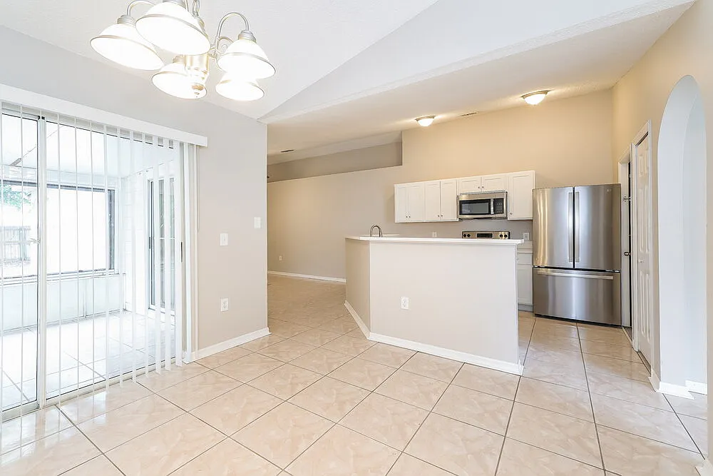 4 bed, 2.0 bath, 1640 sqft, $1,790 — Photo 4
