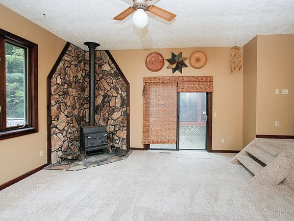16827 de avenue-104