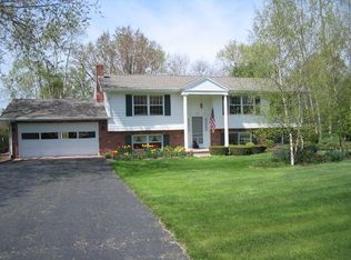 1731 Parkmeadow Dr, Jamestown, NY 14701