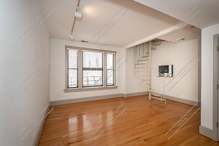 211 W 9th St #5 — Photo 24