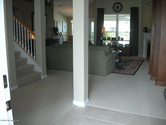 3rd image of 2004 Chaucer Ln
