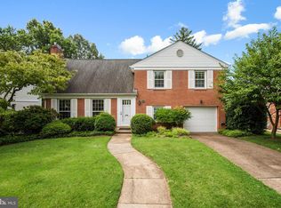 5010 Acacia Ave, Bethesda, MD 20814