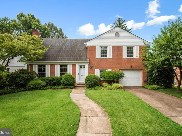 5010 Acacia Ave, Bethesda, MD 20814